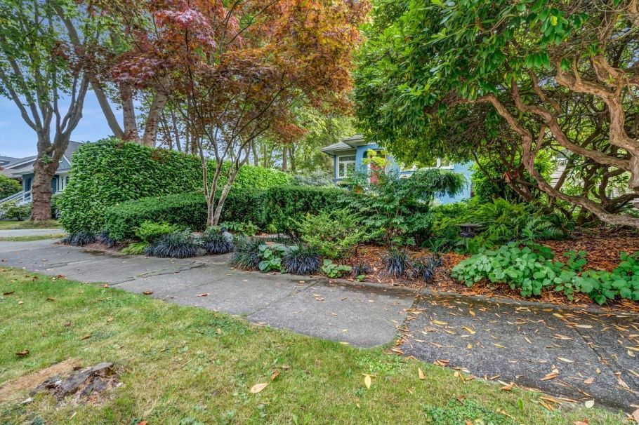 2906 W 12th Avenue Vancouver, BC - 30