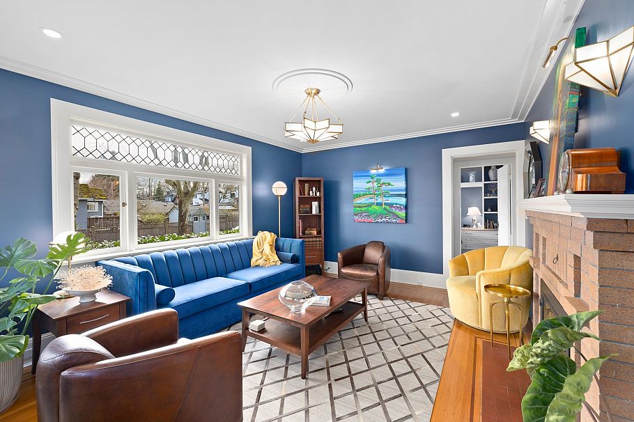 2906 W 12th Avenue Vancouver, BC - 2