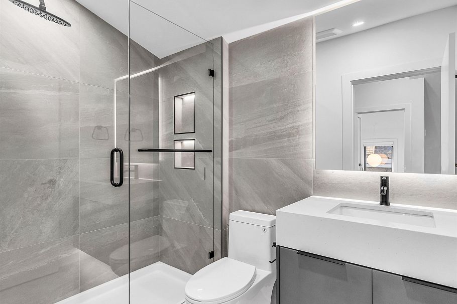 1 3118 Windsor Street Vancouver, BC - 31