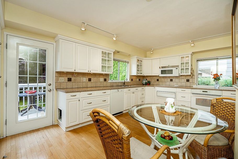 4930 Queensland Road Vancouver, BC - 10