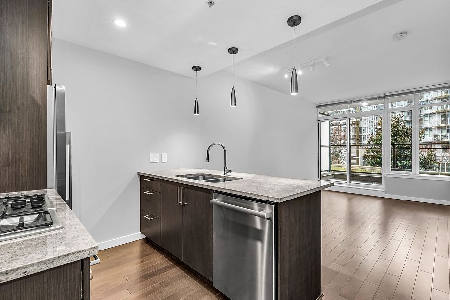 202 38 W 1st Avenue Vancouver, BC - 4