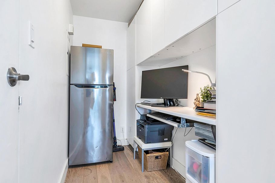 1601 1499 W Pender Street Vancouver, BC - 32