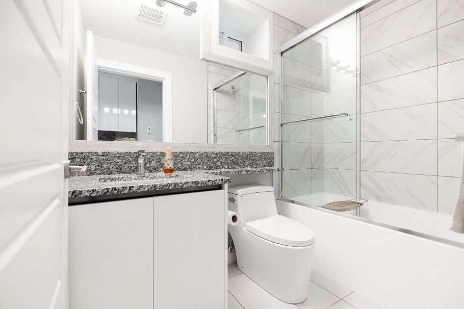 2388 E 2nd Avenue Vancouver, BC - 38