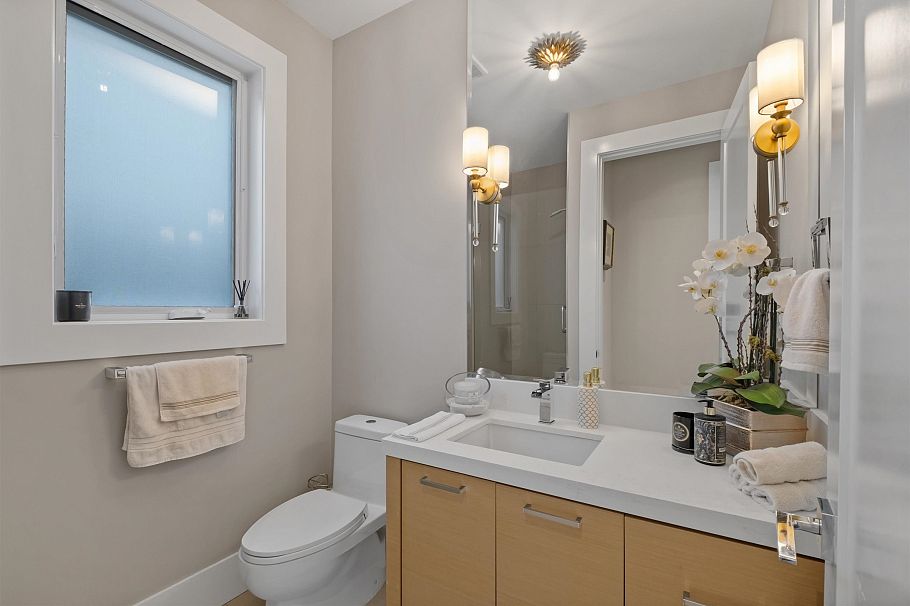 1033 Prospect Avenue North Vancouver, BC - 18