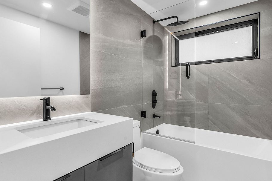 1 3118 Windsor Street Vancouver, BC - 22