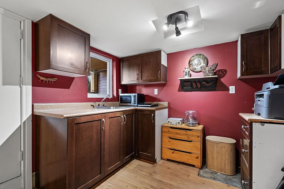 1829 1831 W 2nd Avenue Vancouver, BC - 26