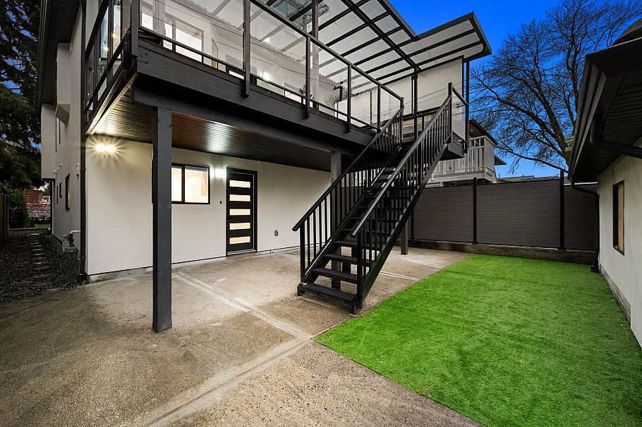 1115 E 33rd Avenue Vancouver, BC - 29