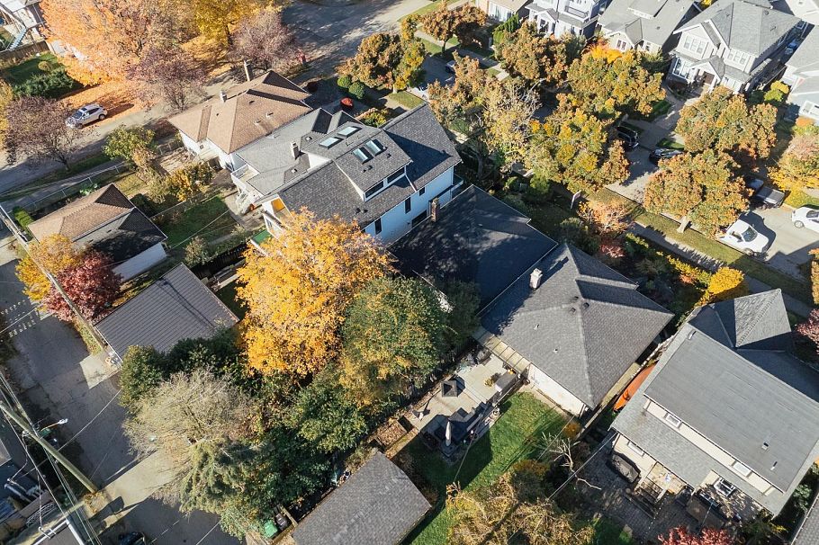 2616 E 4th Avenue Vancouver, BC - 4