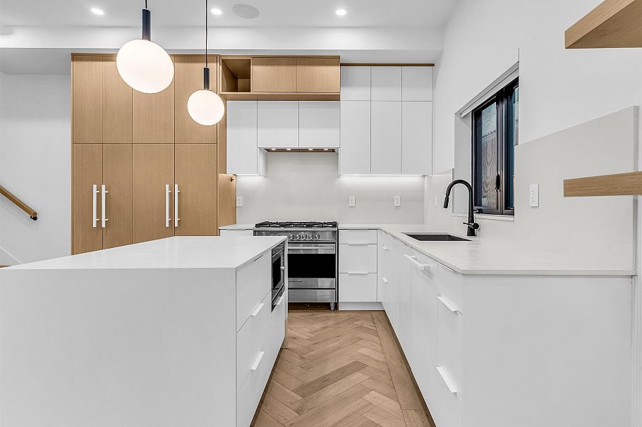 1 3118 Windsor Street Vancouver, BC - 7