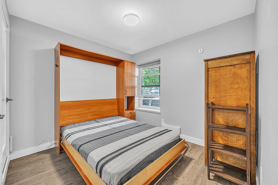 2433 W 6th Avenue Vancouver, BC - 21