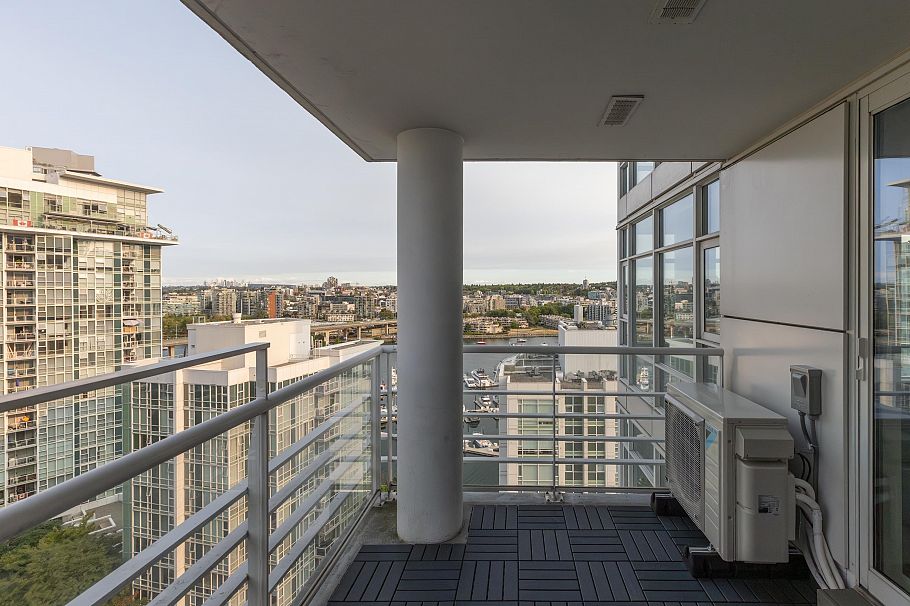 2006 198 Aquarius Mews Vancouver, BC - 28