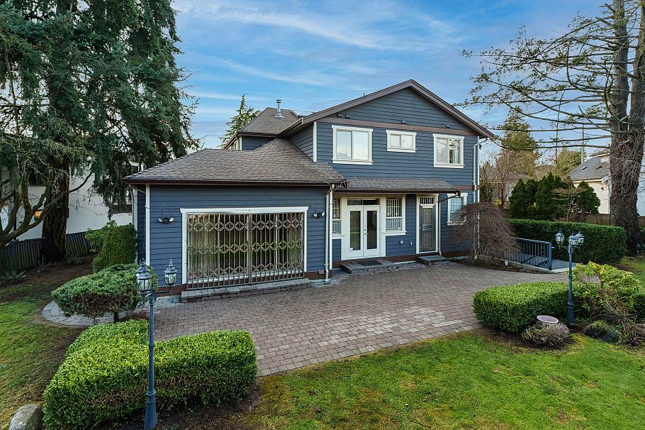 607 W 53 Avenue Vancouver, BC - 4