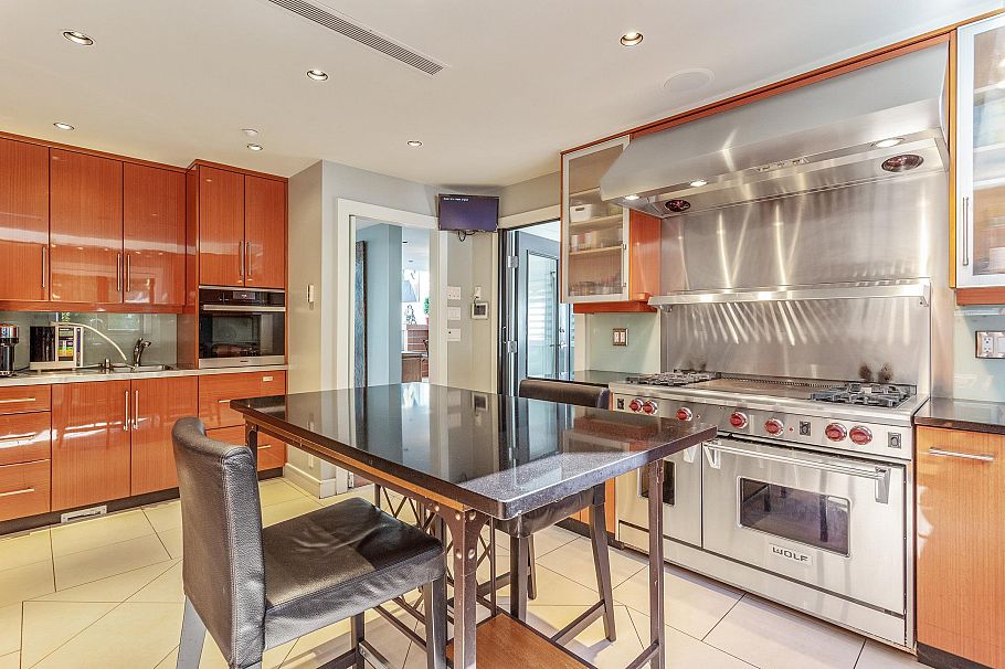 4468 W 1st Avenue Vancouver, BC - 20