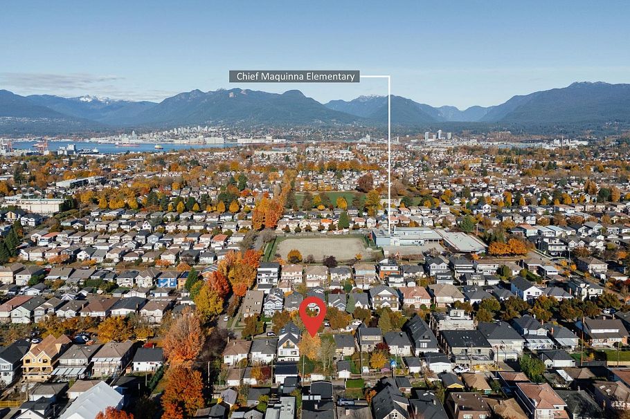 2616 E 4th Avenue Vancouver, BC - 25