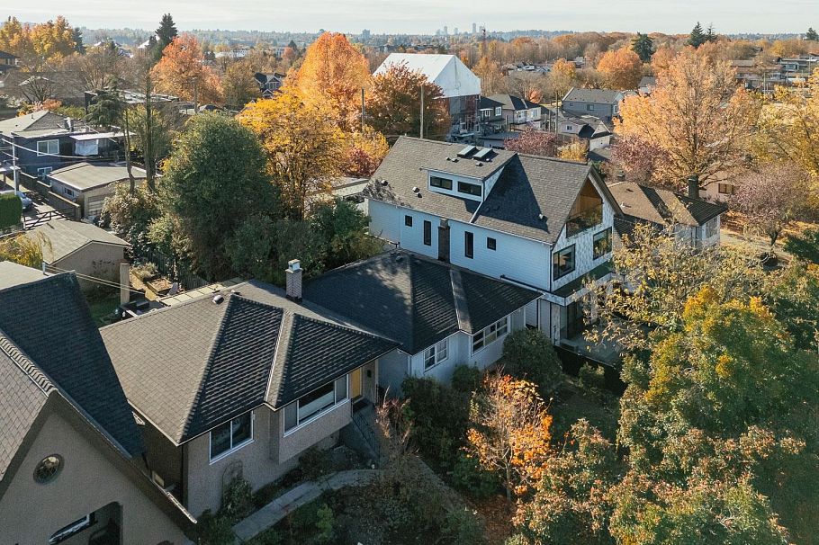 2616 E 4th Avenue Vancouver, BC - 12