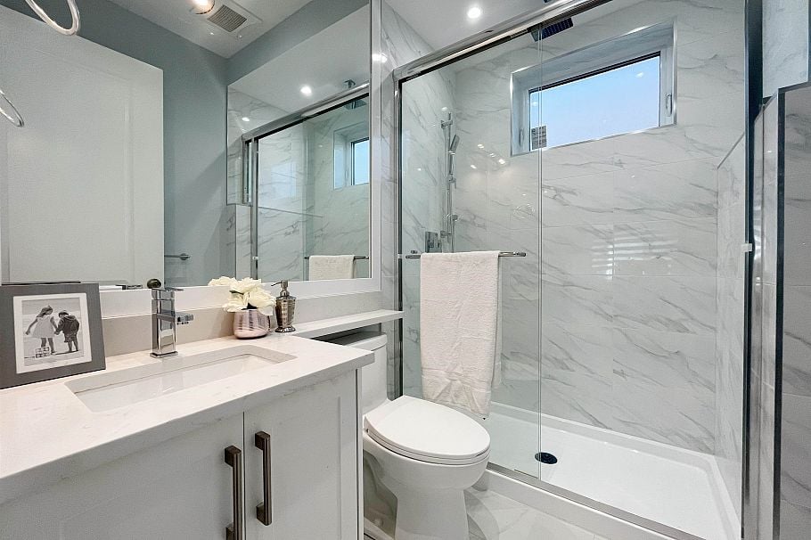 3275 E 20th Avenue Vancouver, BC - 10