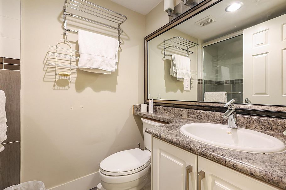 1091 Richelieu Avenue Vancouver, BC - 28