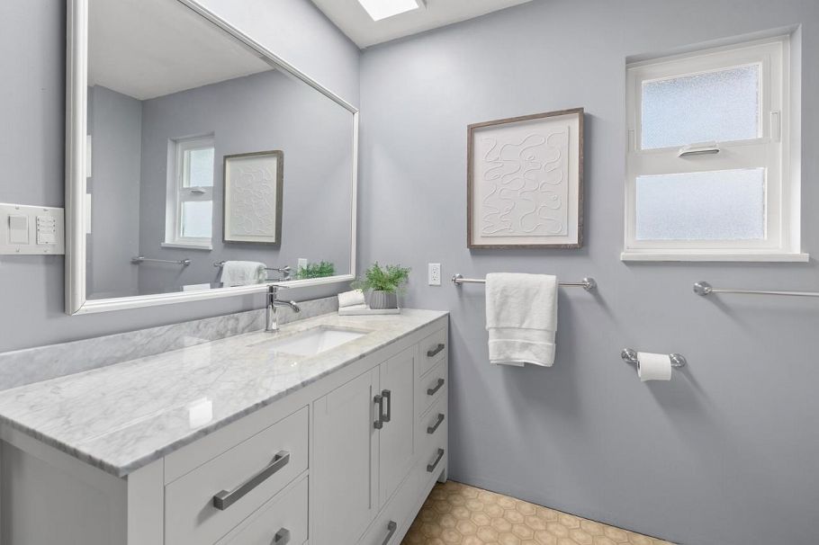 2142 St. Andrews Avenue North Vancouver, BC - 24