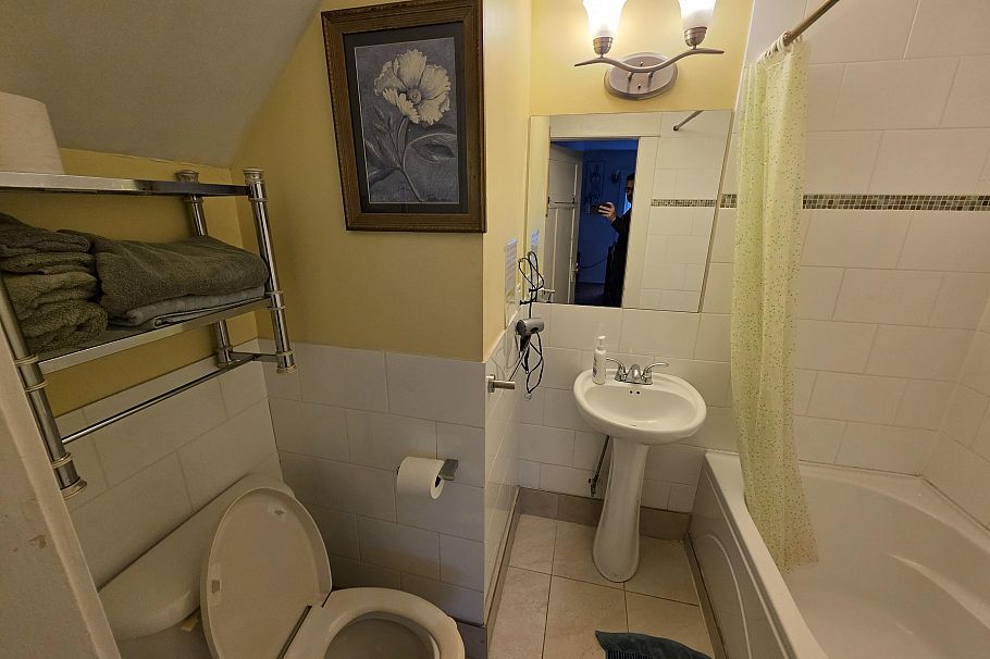 387 W 13th Avenue Vancouver, BC - 14