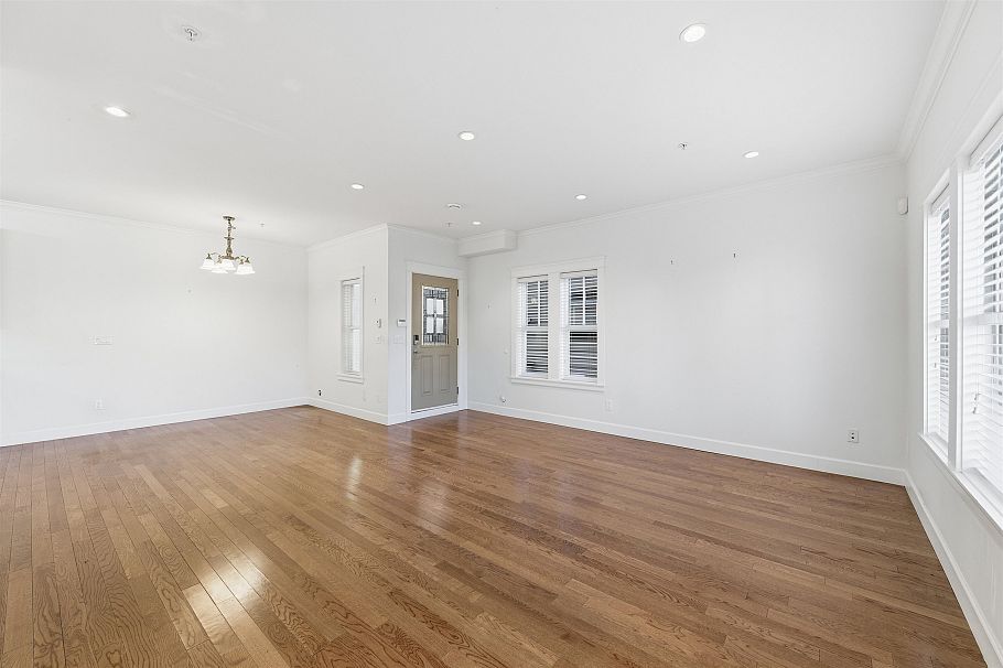 1553 E 13th Avenue Vancouver, BC - 6