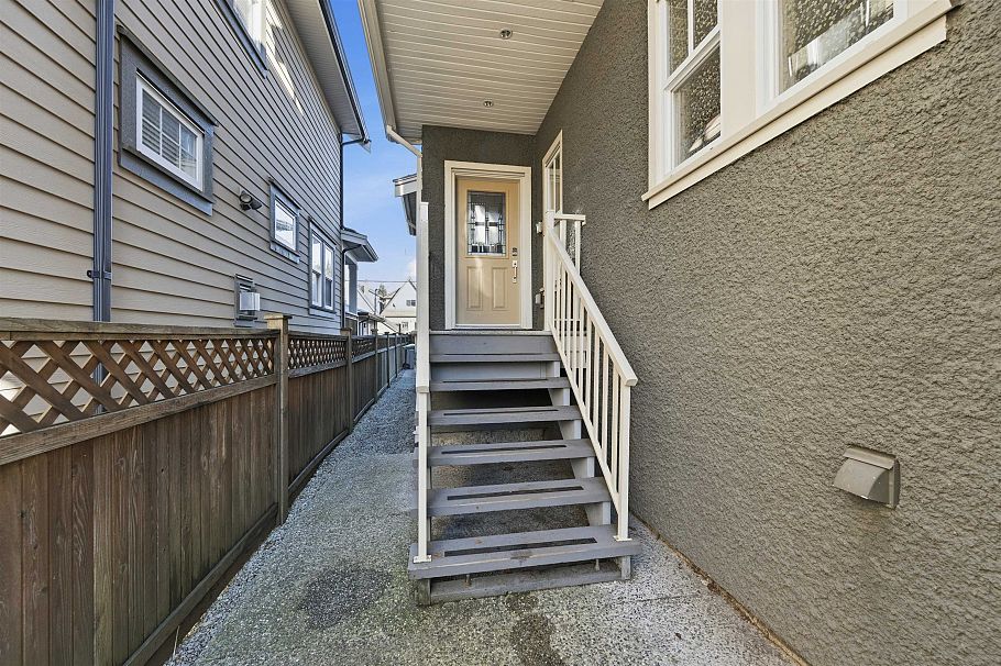 1553 E 13th Avenue Vancouver, BC - 3