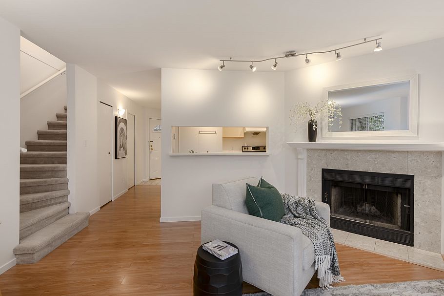 6 4245 Sophia Street Vancouver, BC - 4