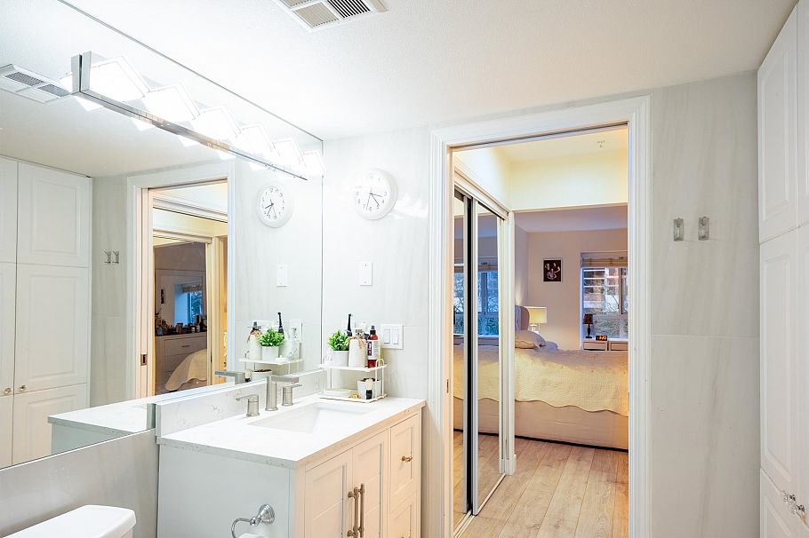 206 855 W 16th Street North Vancouver, BC - 12