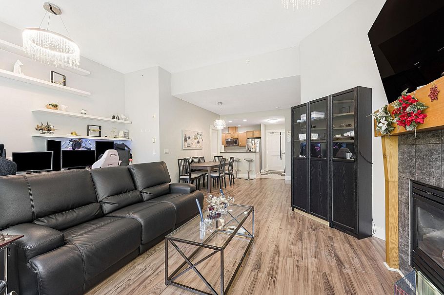 406 6328 Larkin Drive Vancouver, BC - 4