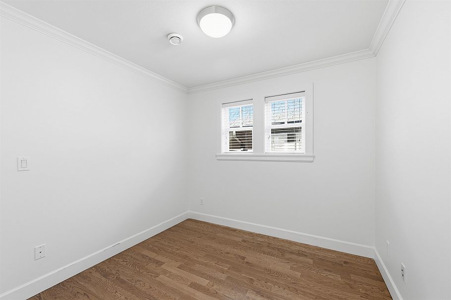 1553 E 13th Avenue Vancouver, BC - 15