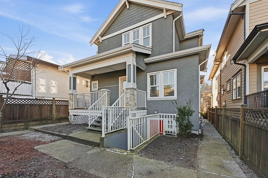 1553 E 13th Avenue Vancouver, BC - 23