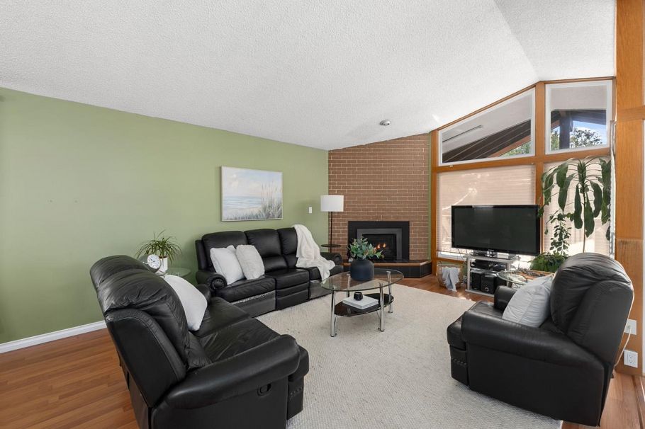 2142 St. Andrews Avenue North Vancouver, BC - 14