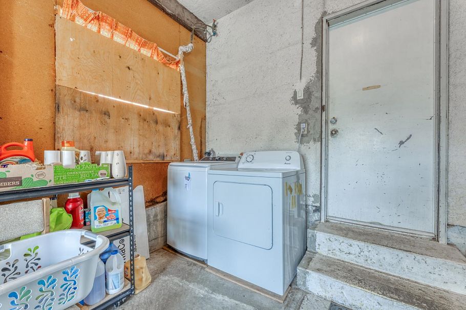 3302 E 5th Avenue Vancouver, BC - 11