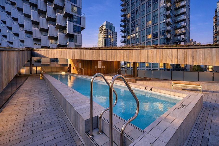 3209 1480 Howe Street Vancouver, BC - 5