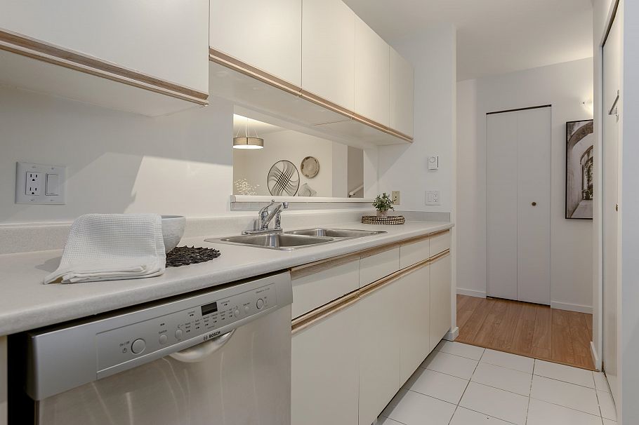 6 4245 Sophia Street Vancouver, BC - 8