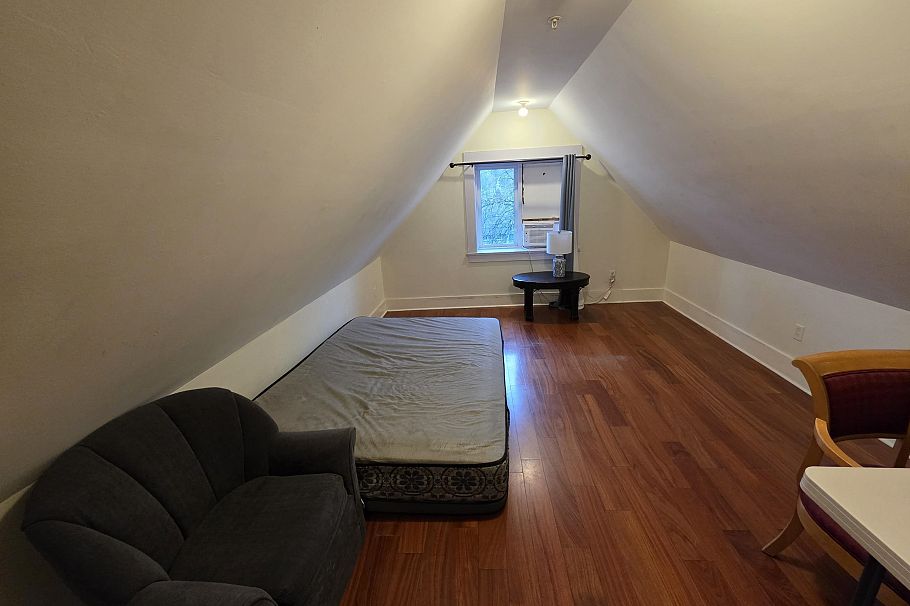 387 W 13th Avenue Vancouver, BC - 18