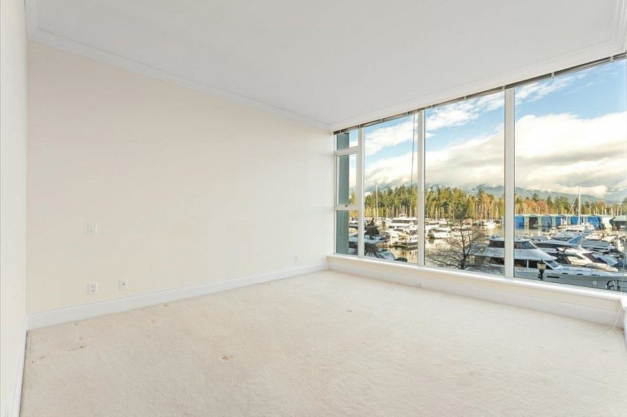 205 1717 Bayshore Drive Vancouver, BC - 19