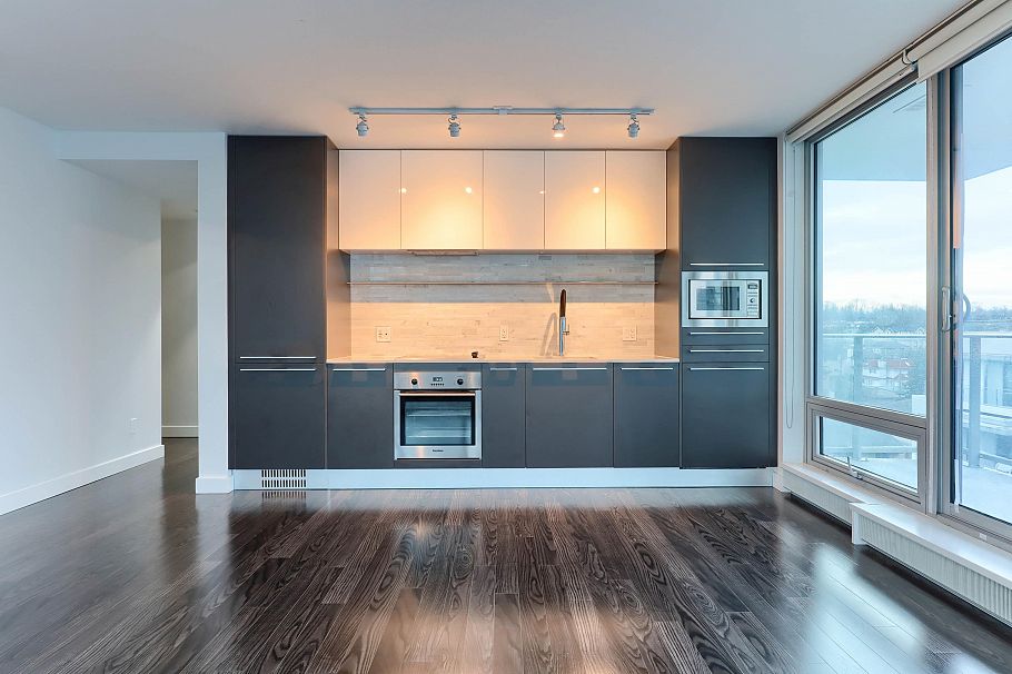 606 8031 Nunavut Lane Vancouver, BC - 5