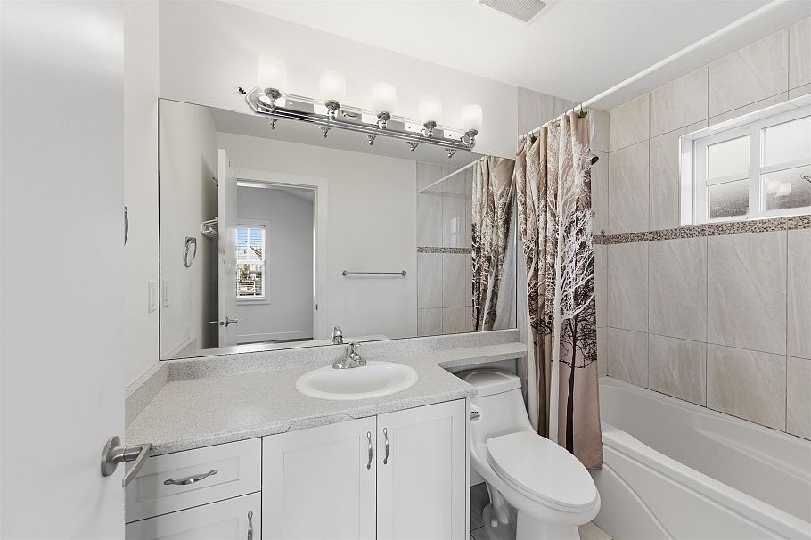 1553 E 13th Avenue Vancouver, BC - 17