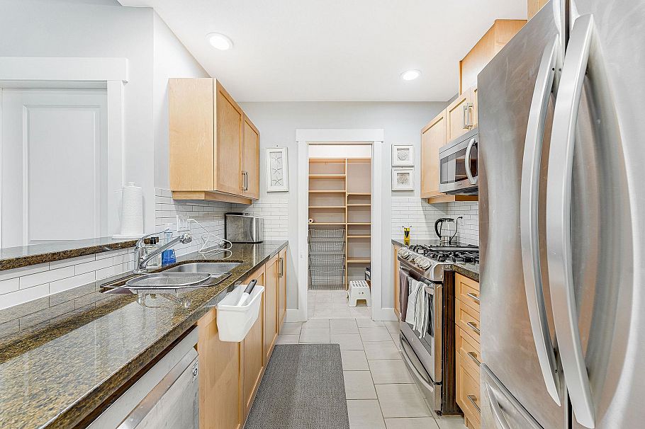 406 6328 Larkin Drive Vancouver, BC - 12