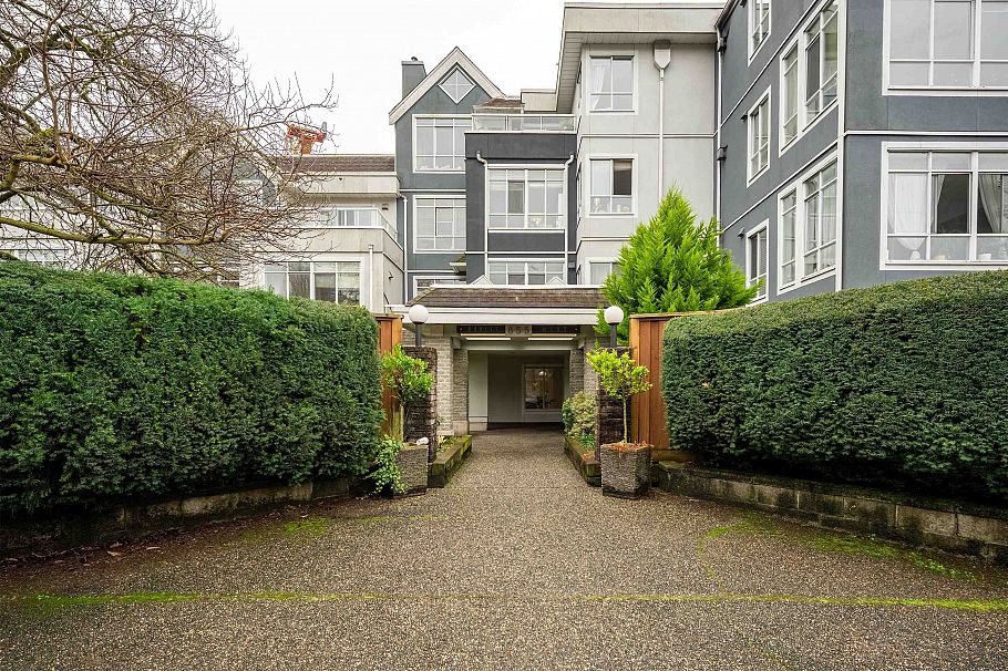 206 855 W 16th Street North Vancouver, BC - 20