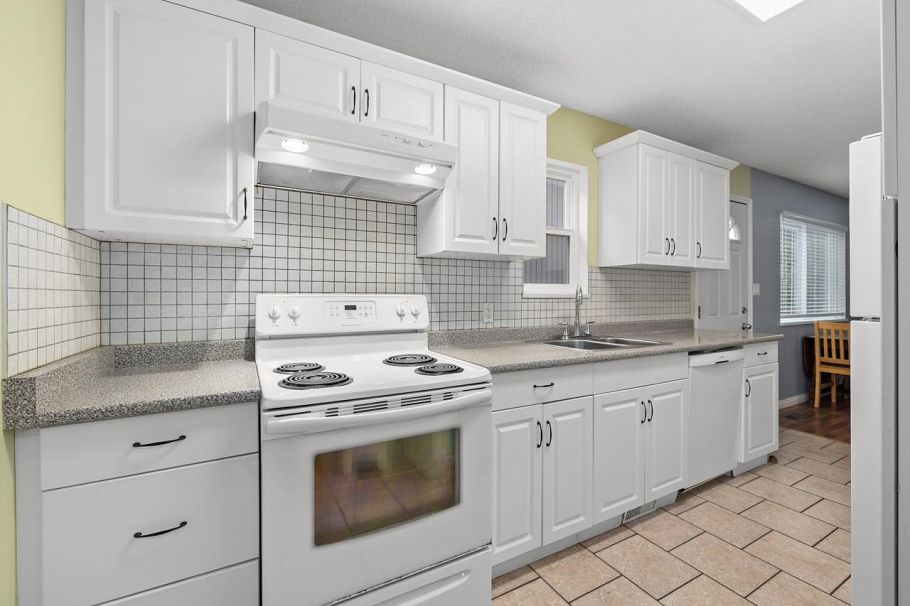 2142 St. Andrews Avenue North Vancouver, BC - 25