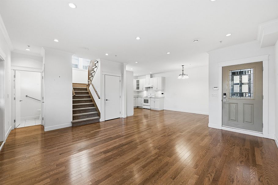 1553 E 13th Avenue Vancouver, BC - 5