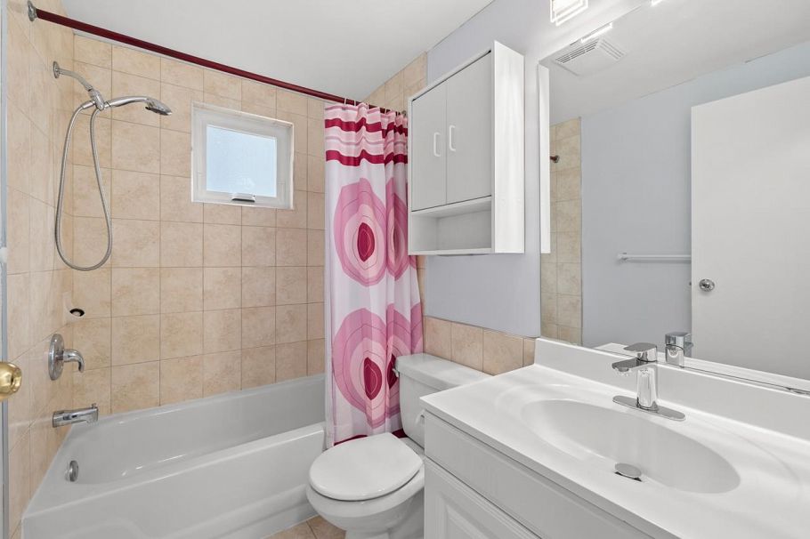 2142 St. Andrews Avenue North Vancouver, BC - 31