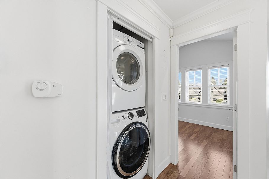 1553 E 13th Avenue Vancouver, BC - 18