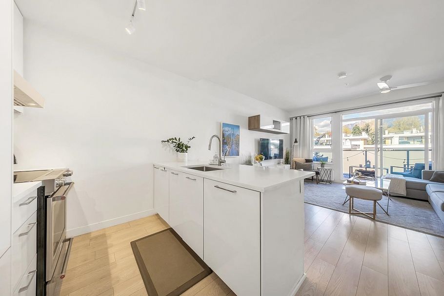 410 711 W 14th Street North Vancouver, BC - 12