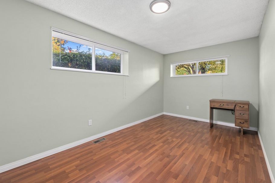 2142 St. Andrews Avenue North Vancouver, BC - 30