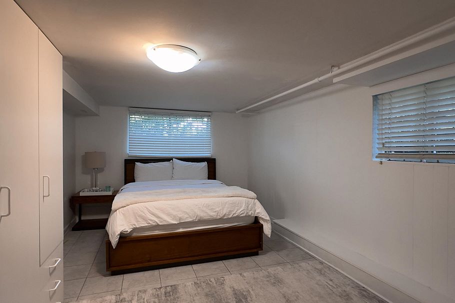 3336 E Georgia Street Vancouver, BC - 22