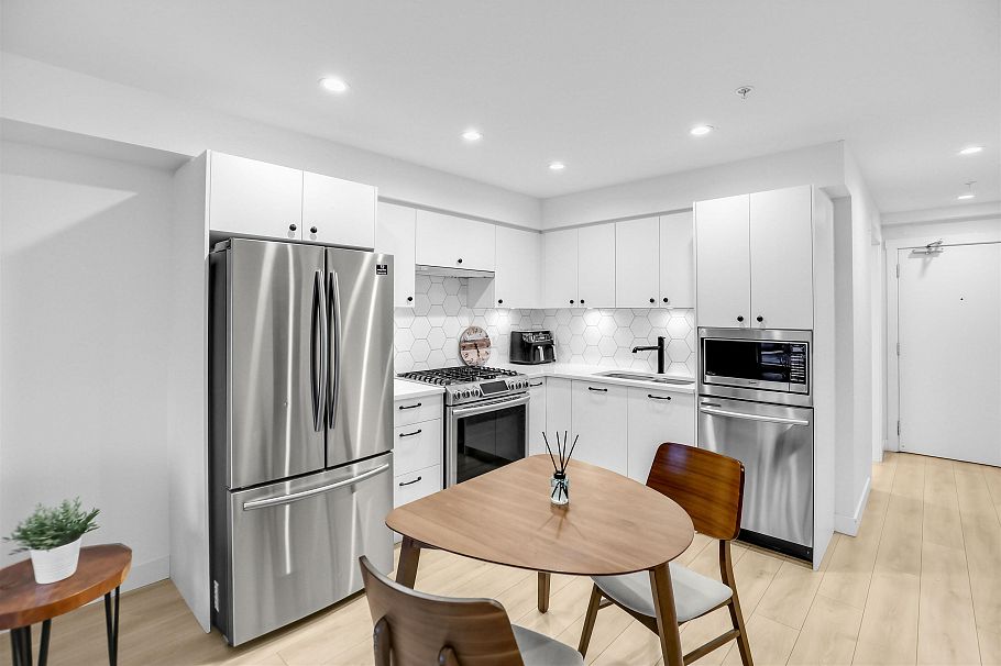 309 1519 Crown Street North Vancouver, BC - 6