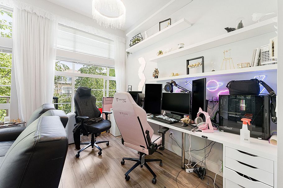 406 6328 Larkin Drive Vancouver, BC - 9