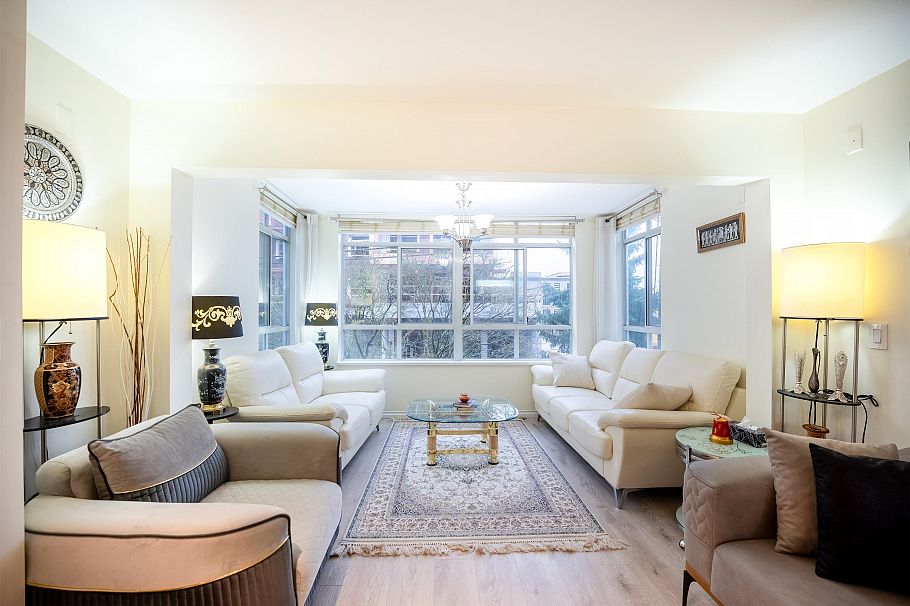 206 855 W 16th Street North Vancouver, BC - 1